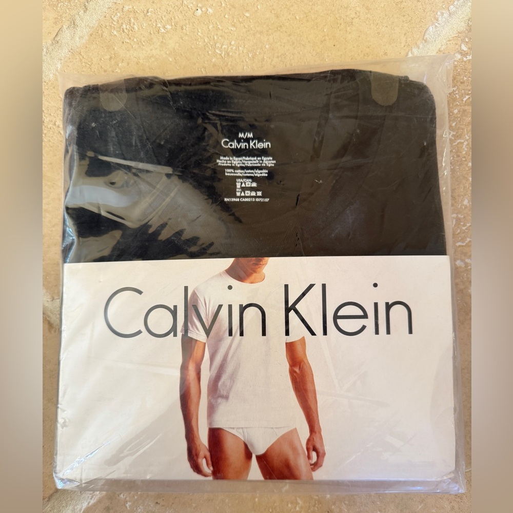 3 pack! NWT Calvin Klein crew neck T-Shirts. Black